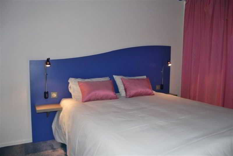 Kyriad Poitiers Jules Verne Site Du Futuroscope Hotel 3*